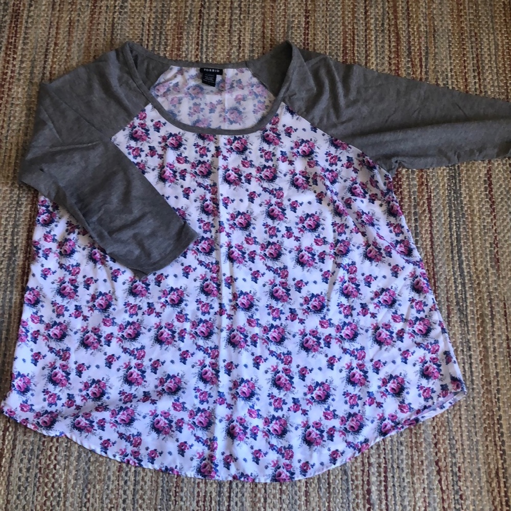Floral Blouse with Grey Cotton 3/4 Raglan Sleeves.